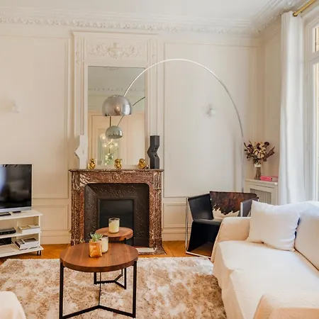 Prestigious Triangle D'or 2br Champs-elysee - Montaigne Appartement *