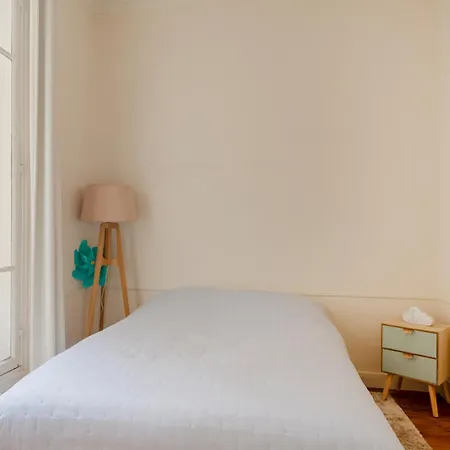 Prestigious Triangle D'or 2br Champs-elysee - Montaigne Appartement *