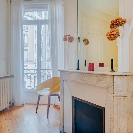 Prestigious Triangle D'or 2br Champs-elysee - Montaigne Appartement Parijs