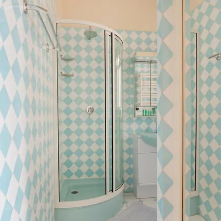 Prestigious Triangle D'or 2br Champs-elysee - Montaigne *