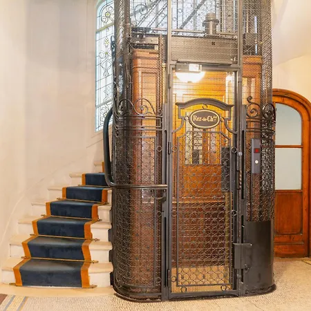 Appartement Prestigious Triangle D'or 2br Champs-elysee - Montaigne Parijs