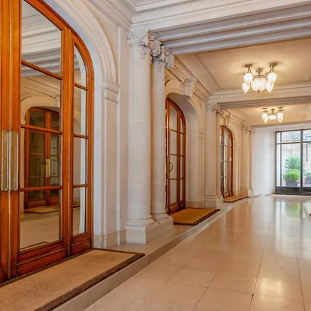 Prestigious Triangle D'or 2br Champs-elysee - Montaigne Appartement